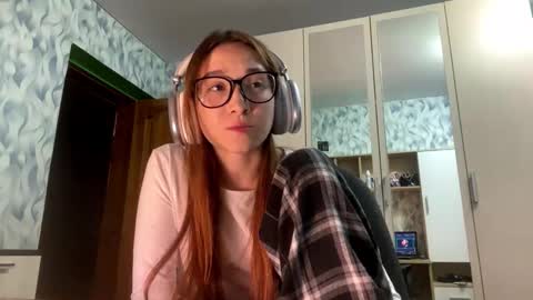 Snapshot of dorcasuplinger chatting on September 20, 2025, 8:32 pm Aria online show from September 20, 2025, 8:32 pm