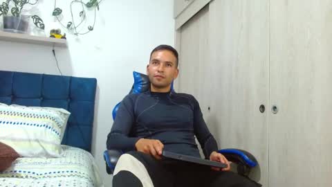 Snapshot of dorian_h chatting on April 21, 2026, 6:44 pm dorian_h online show from April 21, 2026, 6:44 pm