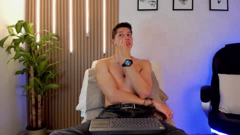 dorian_mystery online show from December 17, 2025, 8:48 pm