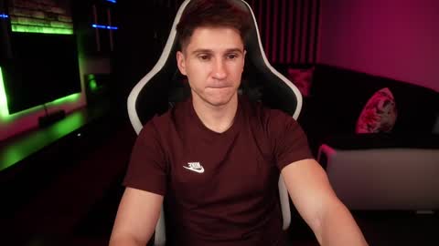 Dorian Reyes online show from December 25, 2024, 3:29 am