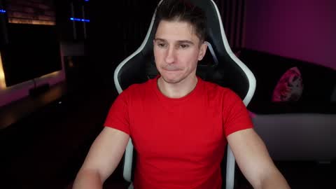 Dorian Reyes online show from December 25, 2024, 11:20 pm