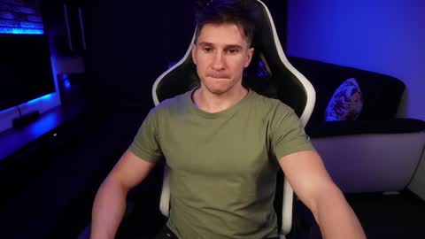 Dorian Reyes online show from January 3, 2025, 1:16 am