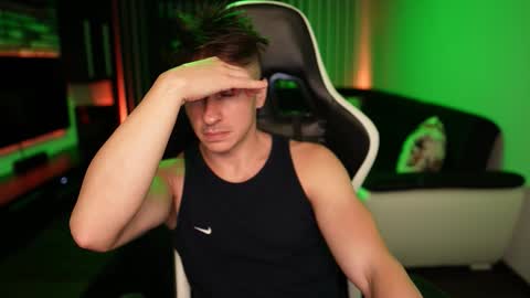 Dorian Reyes online show from October 16, 2025, 11:39 pm