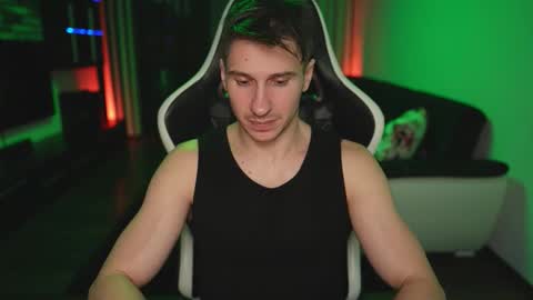 Dorian Reyes online show from November 30, 2025, 12:25 am