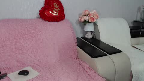 DorisBest online show from December 5, 2024, 7:17 pm