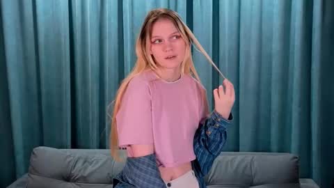 Snapshot of doriscortez chatting on February 8, 2026, 7:06 pm Emma online show from February 8, 2026, 7:06 pm