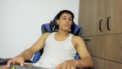 dorman_boy online show from December 5, 2025, 2:20 am