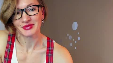 Snapshot of dorothy_meyer chatting on February 10, 2025, 11:57 am Dorothy Next stream on Monday at 3am-9am online show from February 10, 2025, 11:57 am