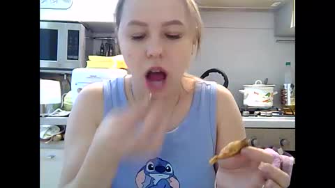 Dorrie Ann online show from December 28, 2024, 12:35 pm