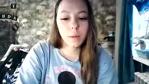 Dorrie Ann online show from December 4, 2025, 7:06 am