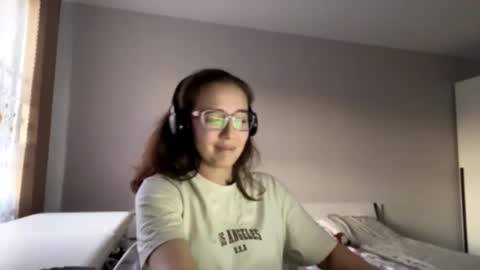 Nikki online show from September 10, 2025, 3:23 pm