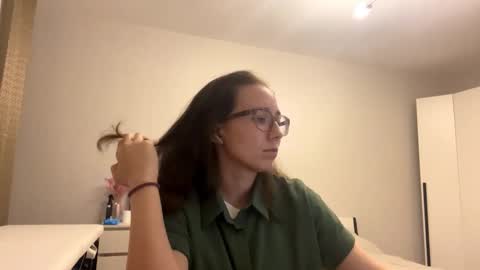 Nikki online show from September 17, 2025, 4:19 pm