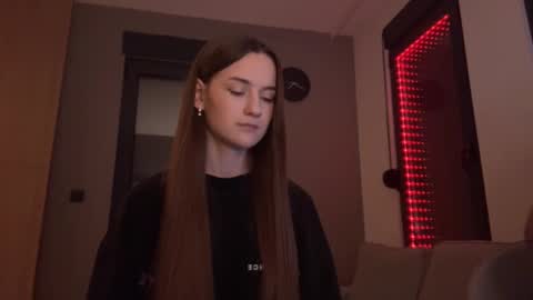 Snapshot of double_sun chatting on November 16, 2025, 9:09 pm Alice and Mark online show from November 16, 2025, 9:09 pm