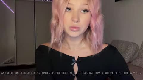 MOLLYYYY dont forget to give me a thumb up online show from February 28, 2025, 1:14 pm