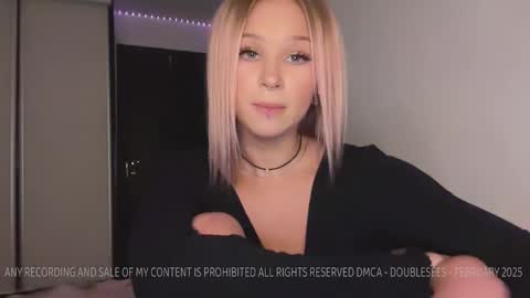 Snapshot of doublesees chatting on March 6, 2025, 2:40 pm MOLLYYYY dont forget to give me a thumb up online show from March 6, 2025, 2:40 pm