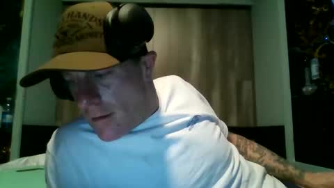 Snapshot of doucettej893 chatting on February 19, 2026, 2:51 am doucettej893 online show from February 19, 2026, 2:51 am