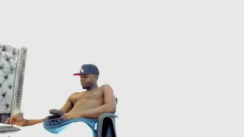 DOUGLAS online show from September 23, 2025, 2:42 pm