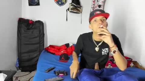 Snapshot of douglas_gallegos chatting on February 9, 2026, 10:25 pm douglas_gallegos online show from February 9, 2026, 10:25 pm