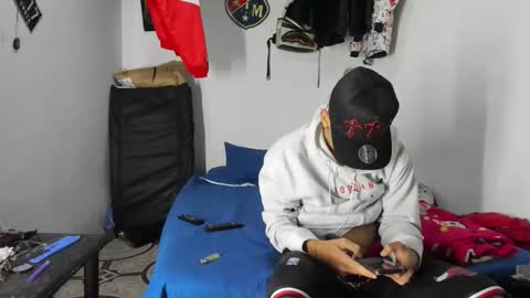 Snapshot of douglas_gallegos chatting on February 19, 2026, 2:29 am douglas_gallegos online show from February 19, 2026, 2:29 am