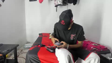 Snapshot of douglas_gallegos chatting on March 29, 2026, 6:35 am douglas_gallegos online show from March 29, 2026, 6:35 am