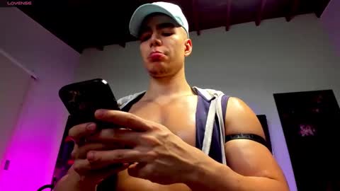 Snapshot of douglassafado chatting on February 23, 2025, 2:29 am Douglas Safado online show from February 23, 2025, 2:29 am