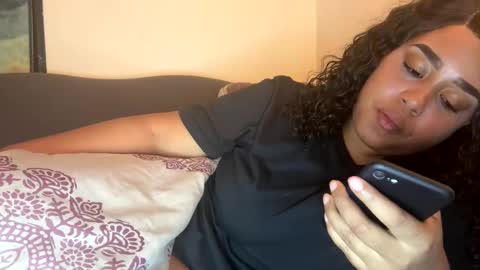 dove_love22 online show from October 30, 2025, 6:26 am