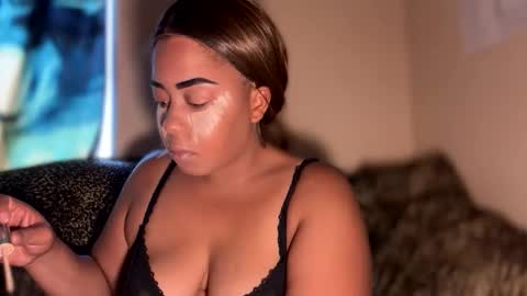 dove_love22 online show from December 1, 2025, 6:57 pm