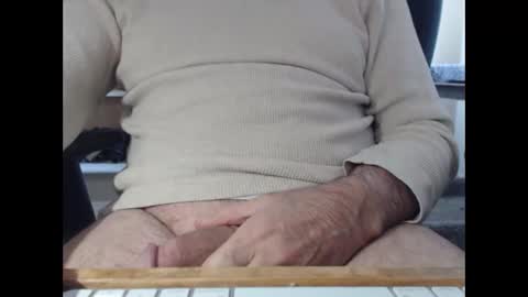 down69_4_u online show from January 14, 2026, 8:25 pm