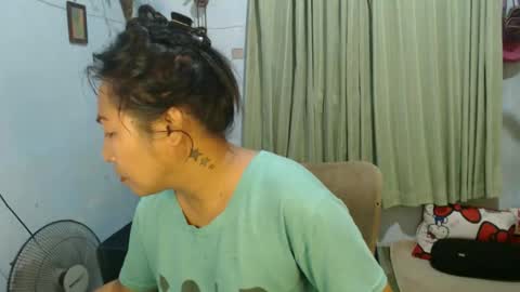 doyouwantme143 online show from October 2, 2025, 9:49 am