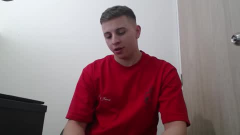 draco_boy2000 online show from October 20, 2025, 9:26 pm