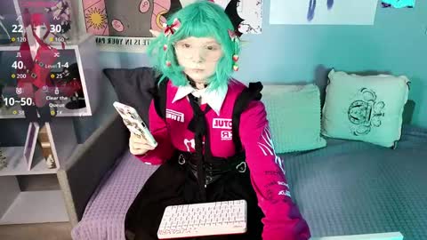 Snapshot of draculaura_ chatting on April 26, 2026, 10:35 am Draculaura online show from April 26, 2026, 10:35 am