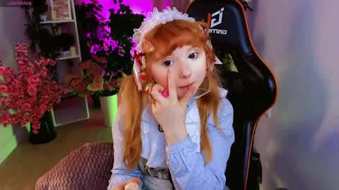 Snapshot of draculaura_ chatting on May 7, 2026, 10:53 am Draculaura online show from May 7, 2026, 10:53 am
