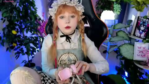 Snapshot of draculaura_ chatting on May 31, 2026, 10:44 am Draculaura online show from May 31, 2026, 10:44 am