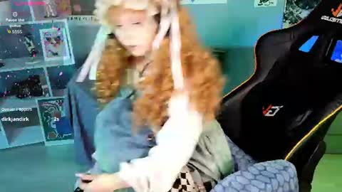 Snapshot of draculaura_ chatting on June 12, 2026, 11:09 am Draculaura online show from June 12, 2026, 11:09 am