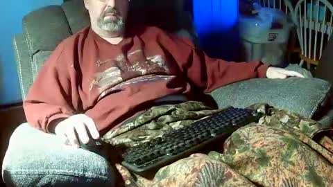 Snapshot of dragonbimale chatting on December 21, 2024, 9:58 pm DragonBiMale online show from December 21, 2024, 9:58 pm