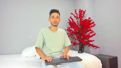 Drake and Zara online show from November 12, 2025, 11:32 am