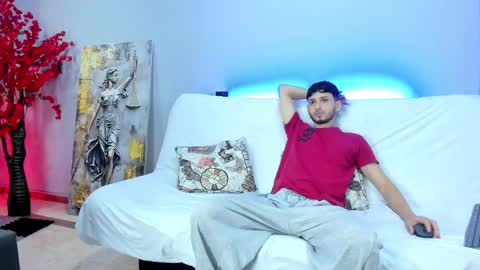 Snapshot of drake_and_zara chatting on April 29, 2026, 1:37 pm Drake and Zara online show from April 29, 2026, 1:37 pm