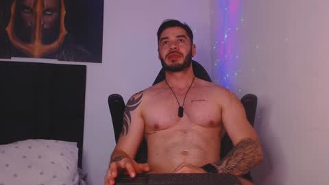 drake_cole11 online show from January 1, 2025, 11:40 pm