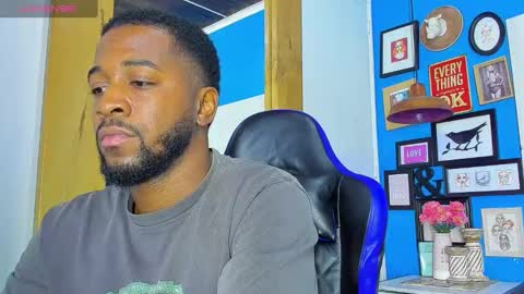 Snapshot of drake_nassir4 chatting on October 8, 2025, 9:34 pm ---Drake--- online show from October 8, 2025, 9:34 pm