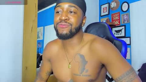 Snapshot of drake_nassir4 chatting on November 5, 2025, 12:10 am ---Drake--- online show from November 5, 2025, 12:10 am