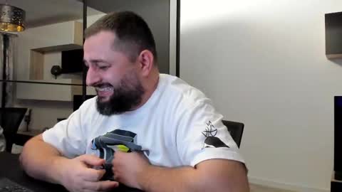 Draven A online show from March 2, 2025, 9:43 pm