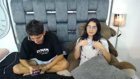 -- nicolle and jhon -- online show from January 24, 2025, 7:08 am