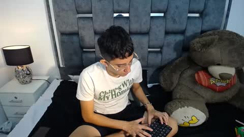 -- nicolle and jhon -- online show from March 1, 2025, 2:37 am