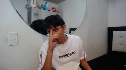 Snapshot of dravith_and_valery chatting on February 7, 2026, 11:52 pm -- nicolle and jhon -- online show from February 7, 2026, 11:52 pm