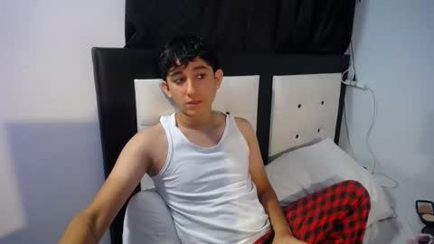 Snapshot of dravith_and_valery chatting on February 13, 2026, 4:30 am -- nicolle and jhon -- online show from February 13, 2026, 4:30 am