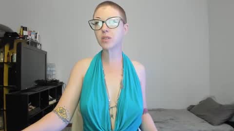 Your Majesty online show from September 11, 2025, 4:07 pm