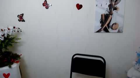 Snapshot of dream_mari chatting on June 20, 2026, 7:44 am Mari online show from June 20, 2026, 7:44 am