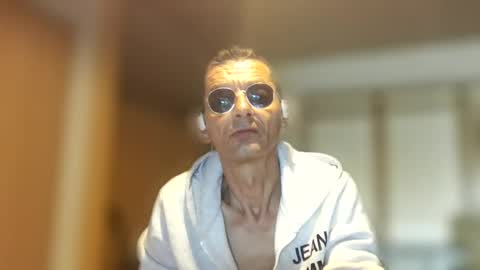 Snapshot of dreambob chatting on June 4, 2026, 6:52 am Dreambob online show from June 4, 2026, 6:52 am