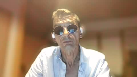 Snapshot of dreambob chatting on July 1, 2026, 11:15 pm Dreambob online show from July 1, 2026, 11:15 pm