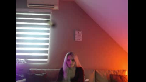 A girl online show from January 13, 2026, 7:57 am